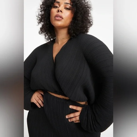 Good American long sleeved cutout plisse dress (black) small - Picture 5 of 8